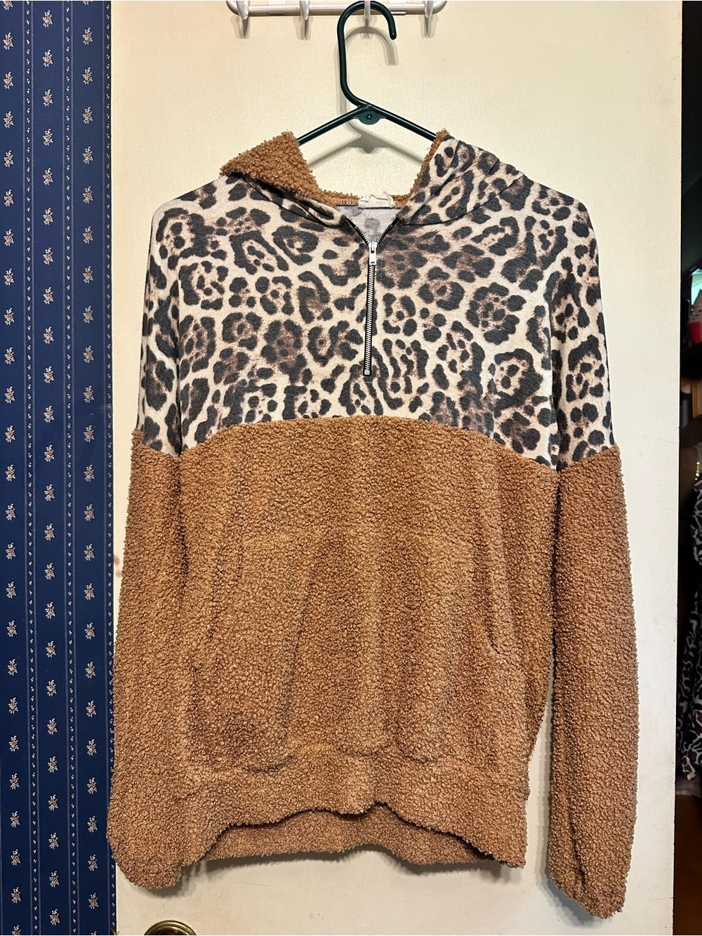 Cozy Leopard Colorblock Sherpa Hoodie - Brown